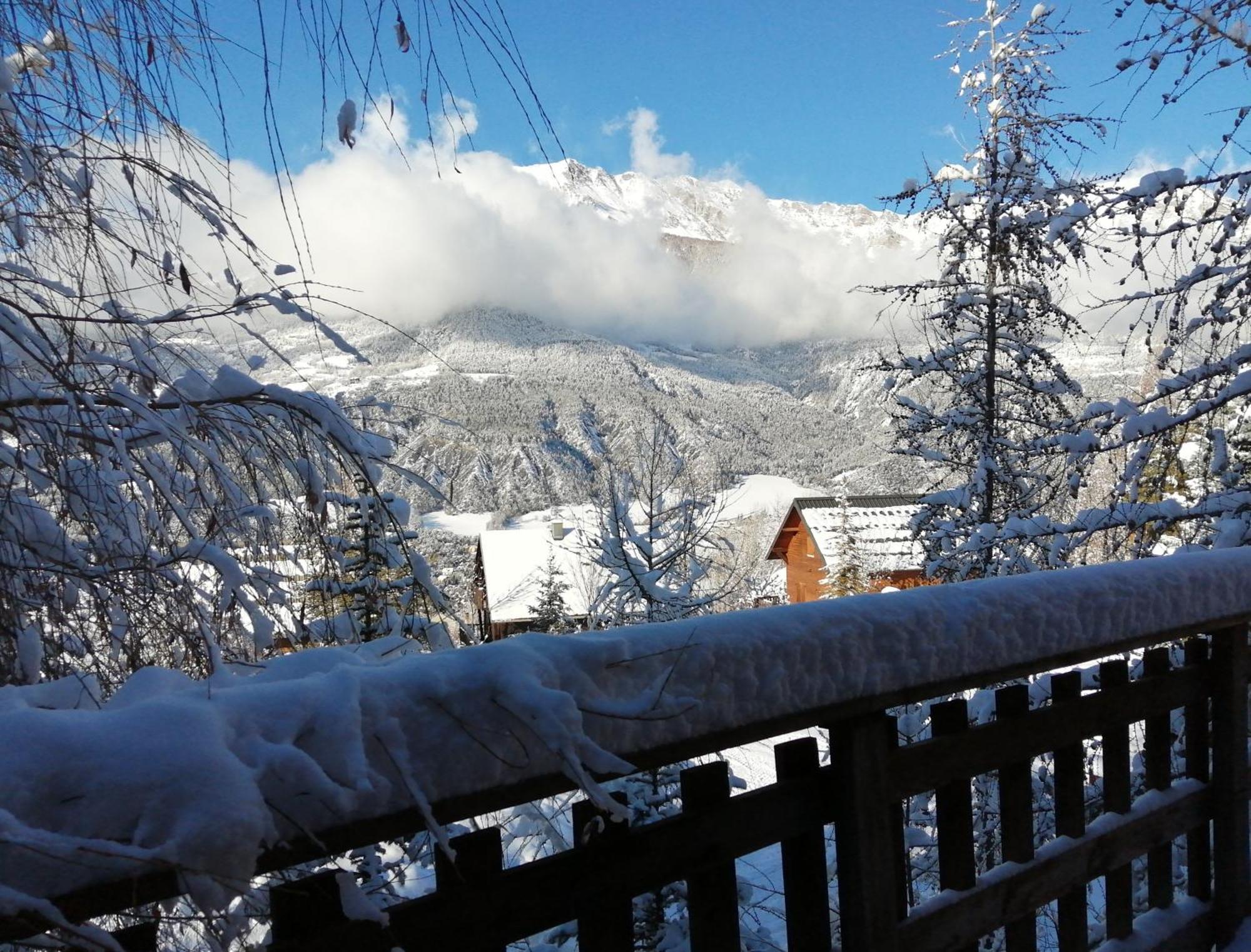 L'Argousier Chalet 6 A 8 Personnes Enchastrayes Barcelonnette Villa Exterior photo